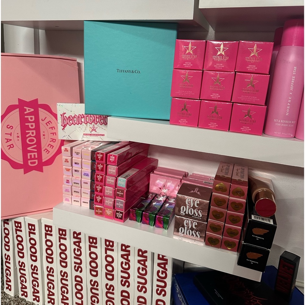 Hopeβs Makeup, Beauty and Skincare Show - Picture 14 of 17
